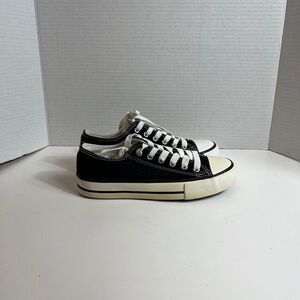 Soldai Black White Sneakers NWOT Size 6 Lace up